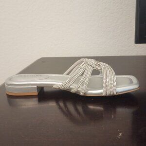 Alex Marie Freesia Silver Toe Flat Sandals Size 7.5